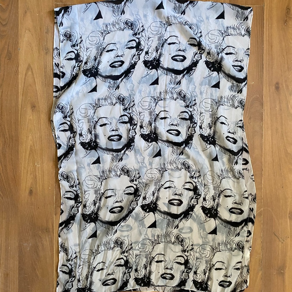 Marilyn Monroe Scarf